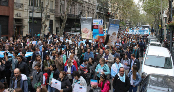 Marcha Contra el Aborto - ACIERA Argentina - zonavertical.com