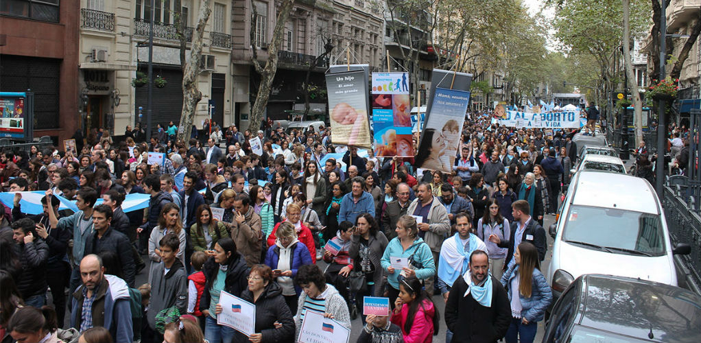 Marcha Contra el Aborto - ACIERA Argentina - zonavertical.com