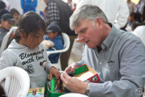 Franklin Graham - Proyecto Navidad - ZonaVertical