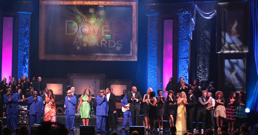 Premios GMA Dove - Zona Vertical